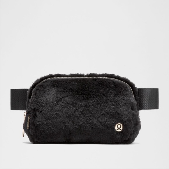 lululemon athletica Handbags - Lululemon limited edition black plush fleece belt bag